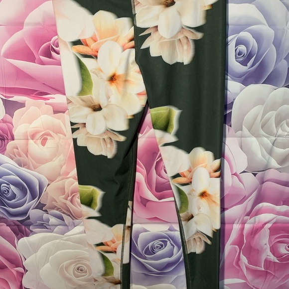 Carbon38 Green floral - Picture 3 of 4